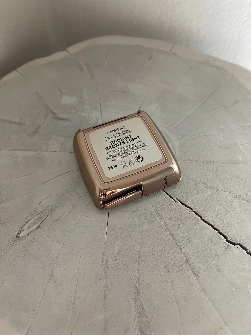 Hourglass Travel Bronzer Gold Compact Case